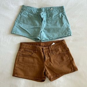 UNIQLO Blue and Brown Khaki Shorts Size 2